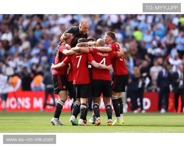 曼联后防线上若干位置需要夏窗前完成检修，后天曼联